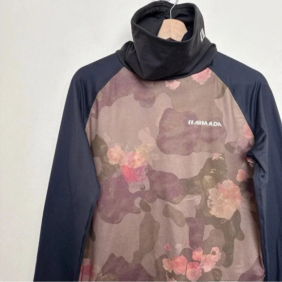 Armada Mens Medium Light Weight Hoodie - Picture 6 of 12